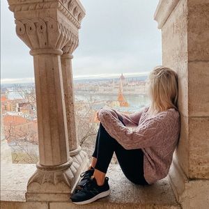 Meet your Posher, Nicole